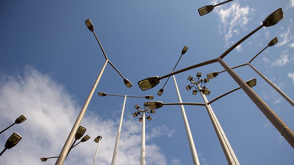 Установка опор светильников наружного освещения - 91 фото